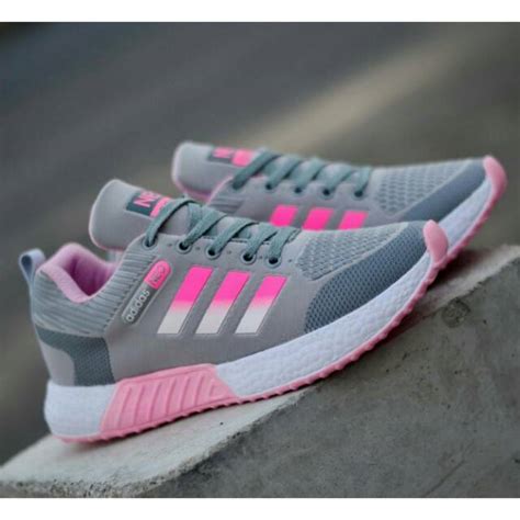 sepatu adidas original wanita.